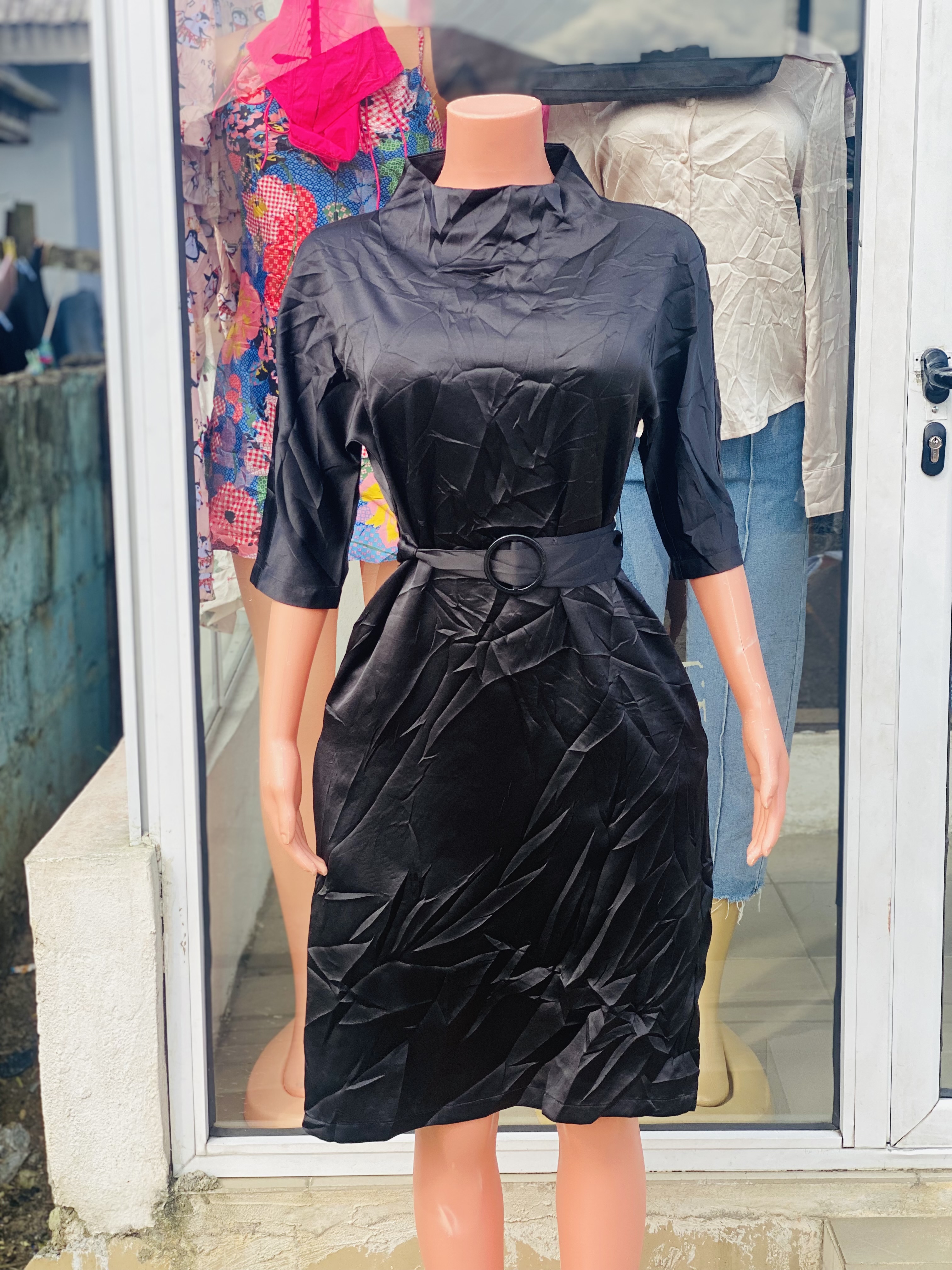 Satin dress with belt 