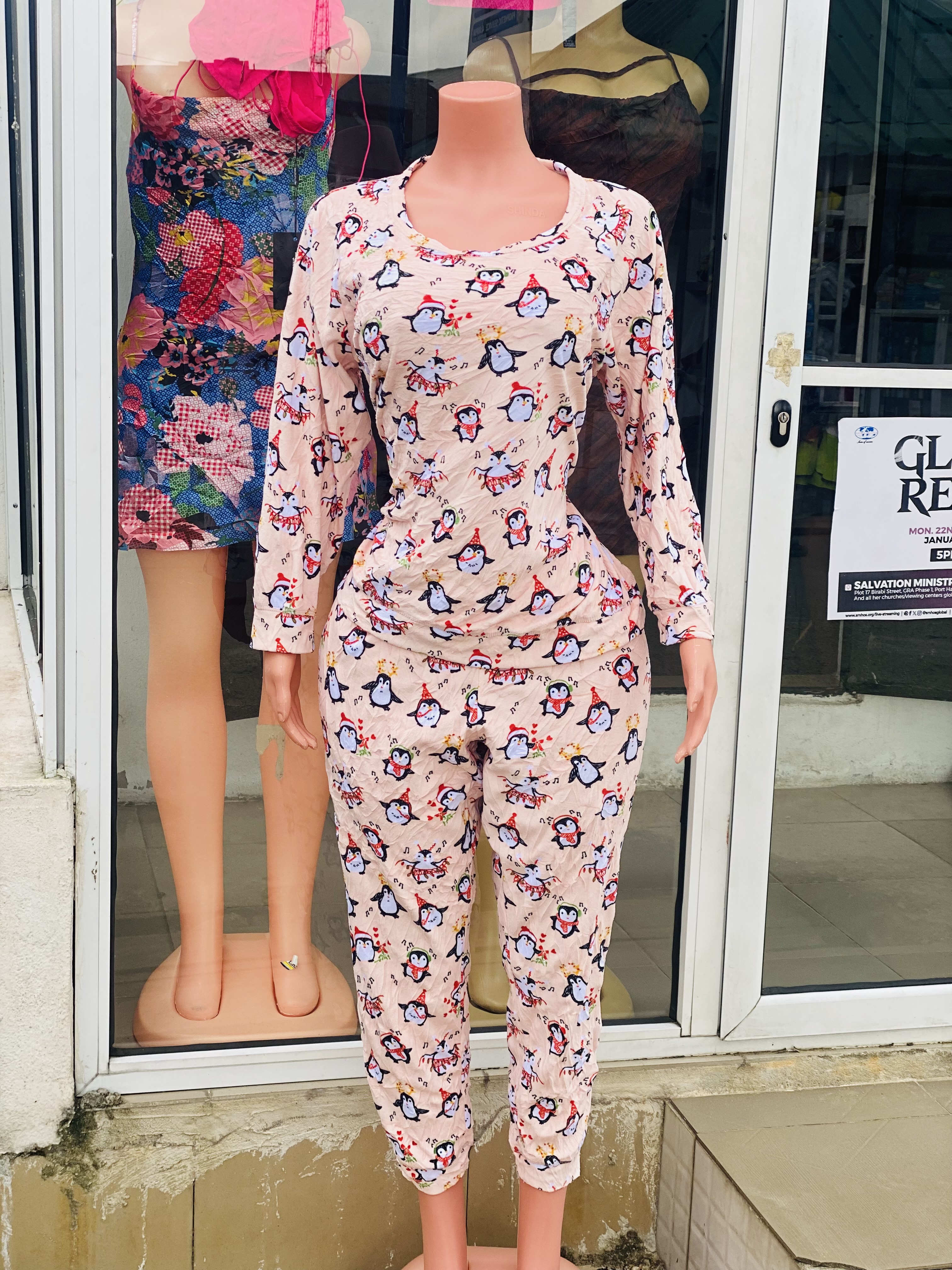 Penguin print two piece pyjamas set 